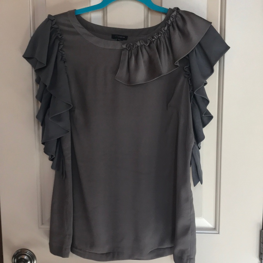 Ann Taylor Size Small Asymmetrical Blouse